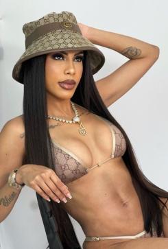 Mia