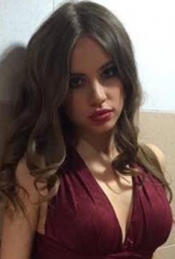 Bella young